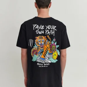 Hot Kamikaze Short Sleeve Graphic Print Embroidered Tee - Black Graphic Tees