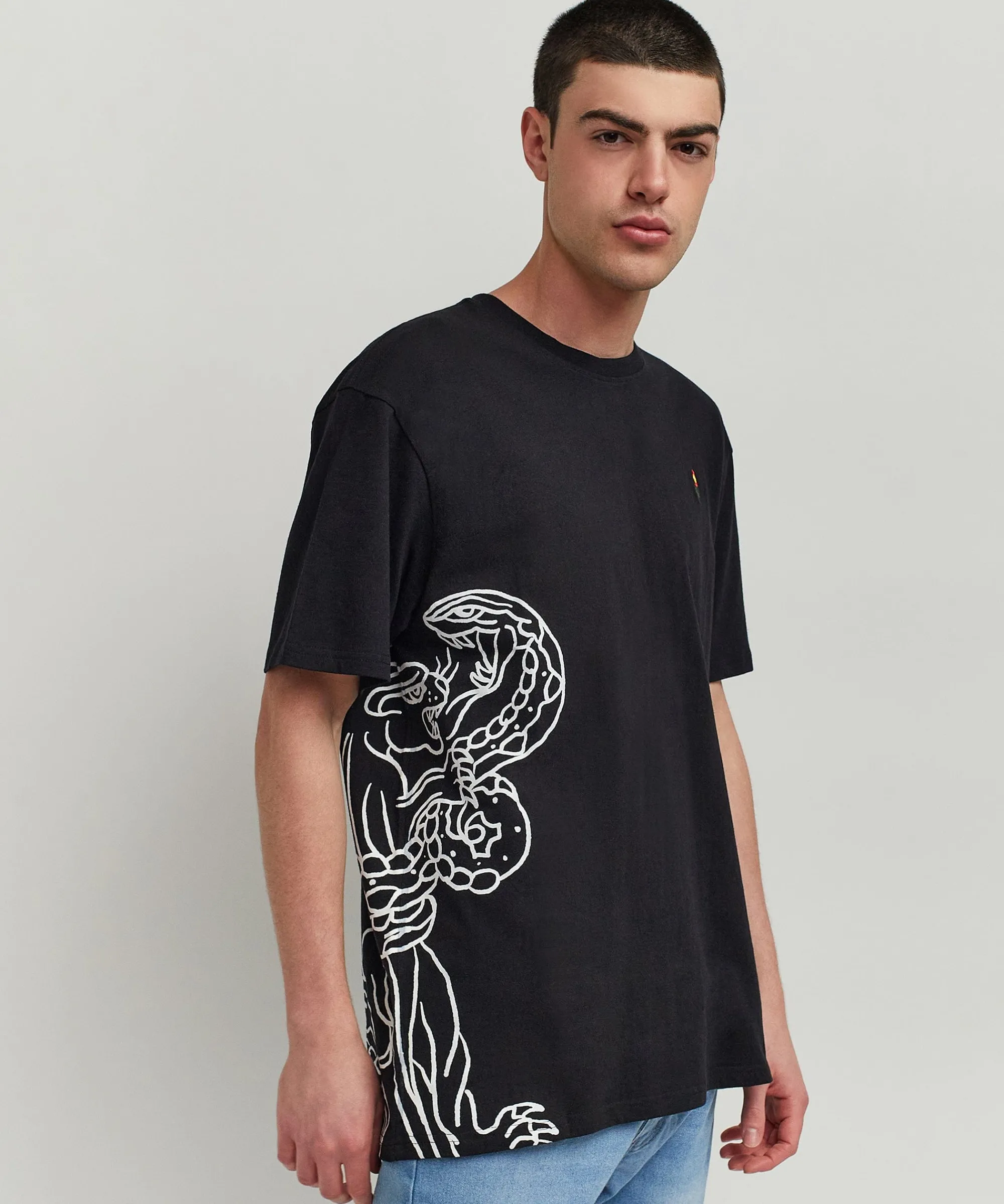 panter_short_sleeve_graphic_print_embroidered_detail_tee__black_0.webp Fashion Panter Short Sleeve Graphic Print Embroidered Detail Tee - Black Graphic Tees