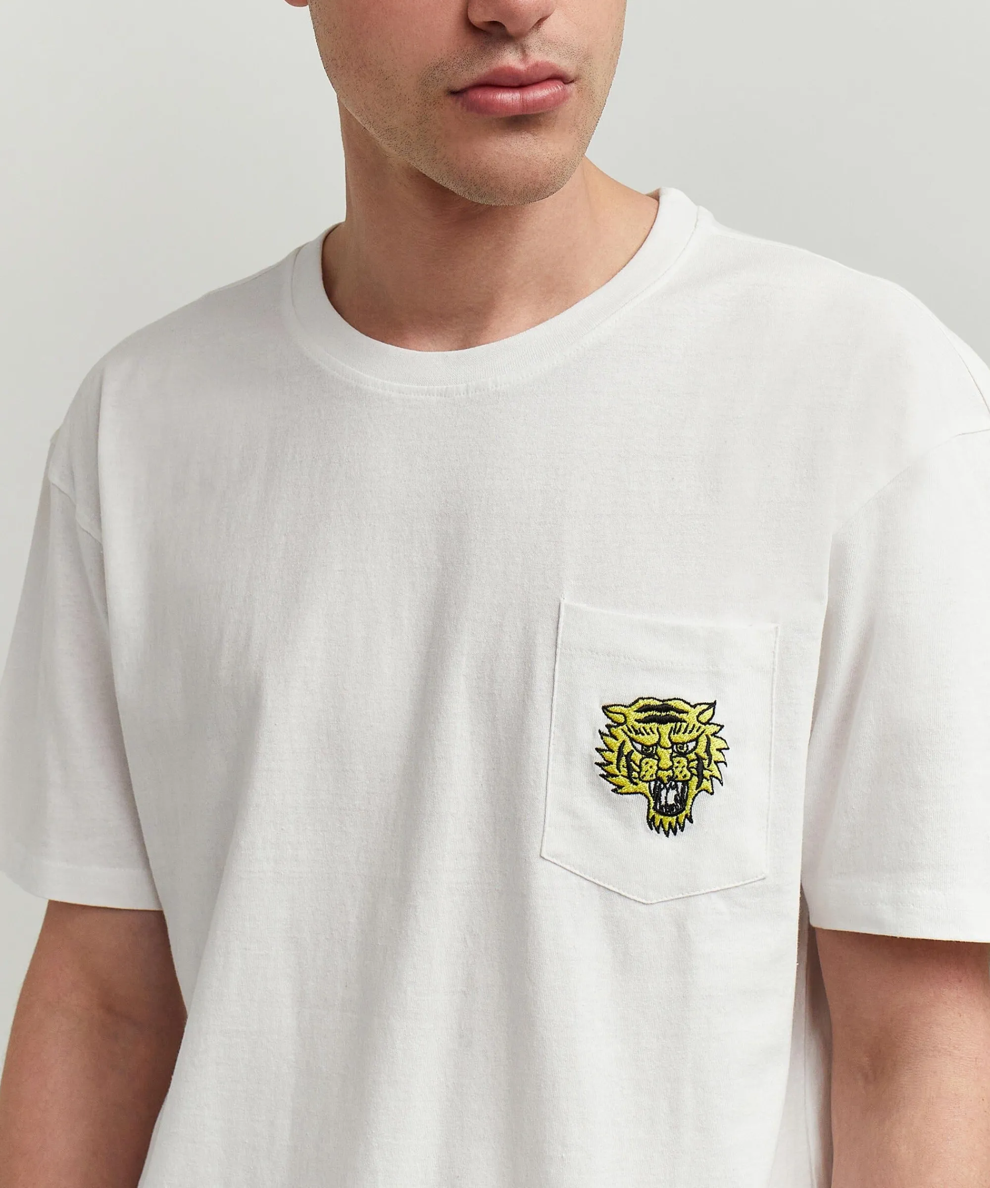 Best Sale Pave Your Own Path Short Sleeve Graphic Print Embroidered Detail Tee - White Graphic Tees